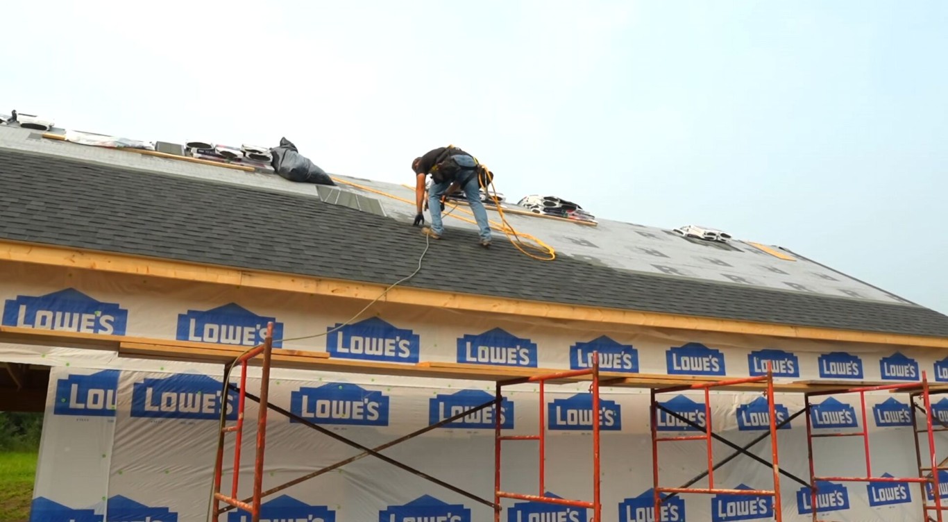 Storm damage roof repair and emergency roofing services in Calexico, CA